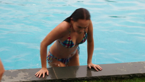 Sexiest Lola Tung Scene in The Summer I Turned Pretty. Bikini, cleavage, getting out. 1012501