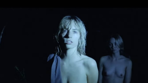 Maya Hawke Nude in Thérèse. Breasts, group nudity, left breast. 979666