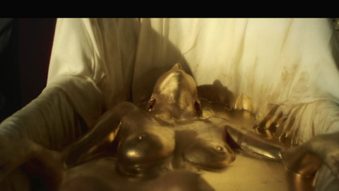 Ludivine Sagnier Naked in The Serpent Queen. Breasts, bathtub, body paint. 981655