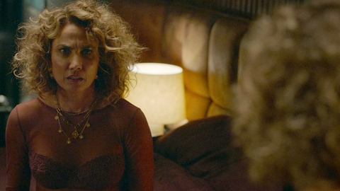 Sexiest Scenes of María from Mirror Mirror. Sexy, bra, curly hair. 981029