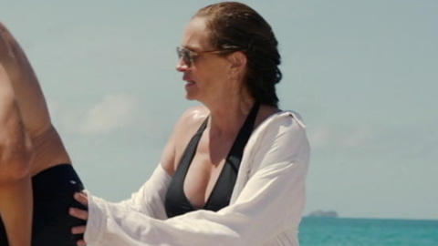 Julia Roberts in Ticket to Paradise (2022) Sexy Beach Bikini 982940