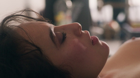 Léo Chalié Nude as Béatrice. Breasts, left breast, lying down. 982526