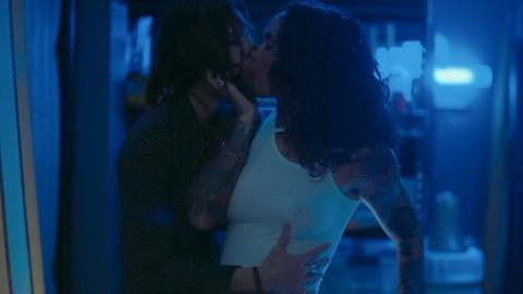 Hottest Ivy Scenes. Lesbian, Sexy, kiss, kissing. 982731