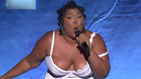 Hottest Lizzo Scene in Saturday Night Live. Sexy, Black, SFW. 983126