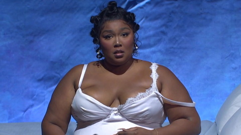 Sexiest Lizzo Scene in Saturday Night Live. Sexy, Black, SFW. 983125