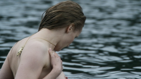 Álfrún Laufeyjardóttir Nude in Vikings: Valhalla. Breasts, bathing, necklace. 983578