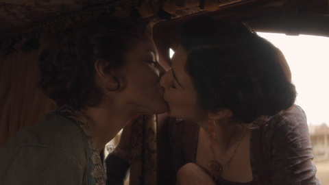 Hottest Kate Scenes. Lesbian, SFW, carriage. 983691