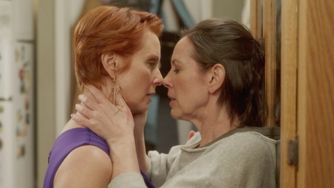 Sexiest Amelia Scenes. Lesbian, about to kiss. 990520