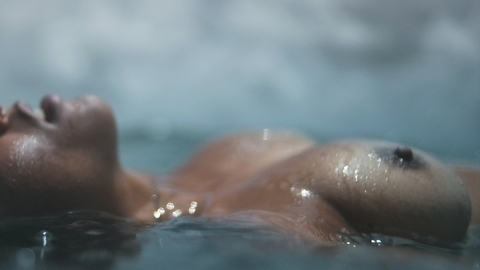 Alice Carvalho in New Bandits (2023) Breasts Breasts Breasts Above Water 991268