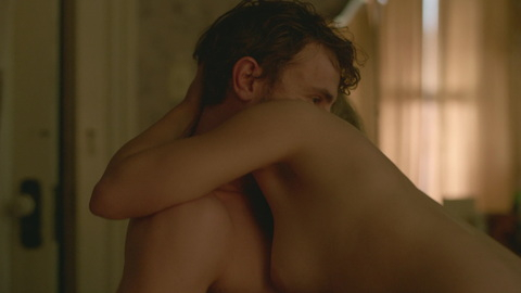 Saoirse Ronan Nude as Hen. Breasts, hugging, man/woman. 994016