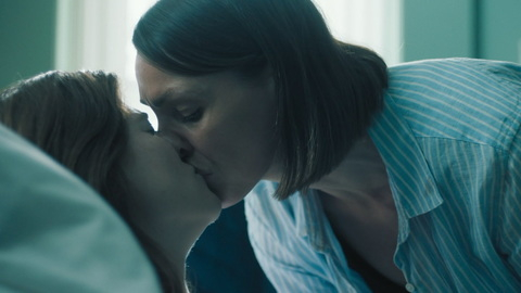 Sexiest Scenes of DCI Amy Silva from Vigil. Lesbian, SFW, kiss. 997367