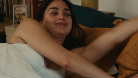 Sexiest Laura Franco Scenes. Underwear, cleavage, in bed. 1007614