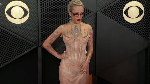Doja Cat Nude in The Grammy Awards. Breasts, Sexy, Black, Tattoos. 996994