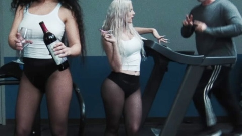Sexiest Julia Fox Scene in 360. Sexy, gym, tank top. 1000447