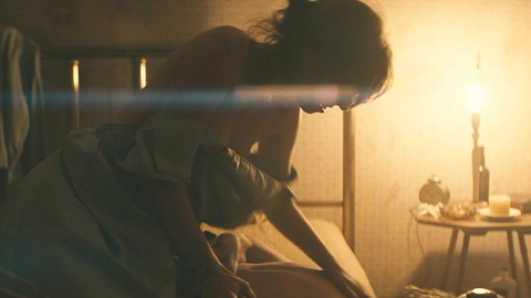 Hottest Maya Hawke Scene in Wildcat. Sexy, bed, cleavage. 1002200