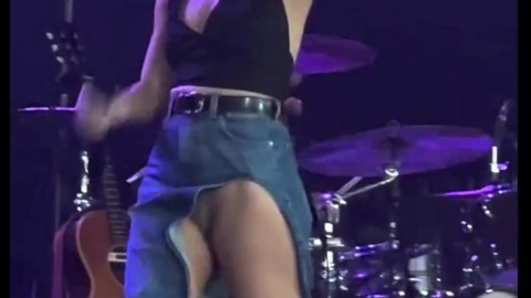 Maren Morris Nude in Willie Nelson's 4th of July Picnic. Bush, brunette, concert. 1002292