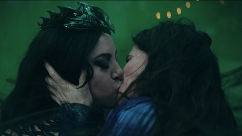 Sexiest Aubrey Plaza Scene in Agatha All Along. Lesbian, SFW, brunette. 1005943