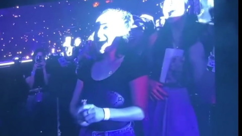 Sabrina Carpenter: Short n’ Sweet Tour's Sexiest Scenes with Rachel Sennott. Sexy, audience, concert. 1006368