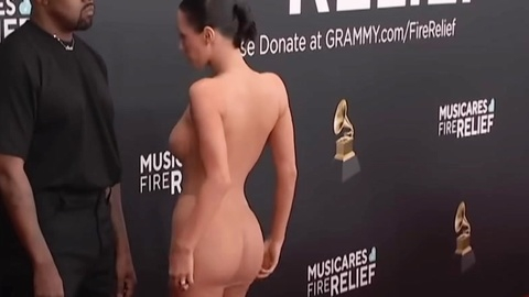 Bianca Censori Naked in The Grammy Awards. Butt, SFW, brunette. 1007887