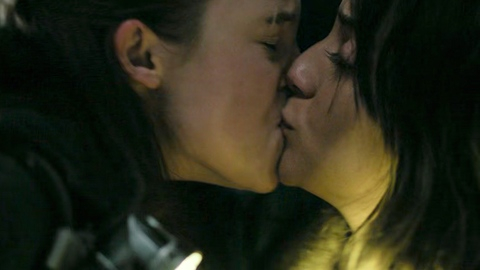 Hottest Bella Ramsey Scene in The Last of Us. Lesbian, SFW, brunette. 1010426