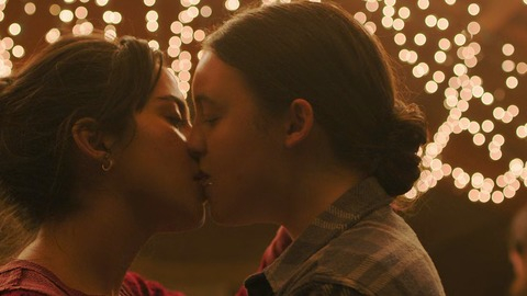 Hottest Ellie Williams Scenes. Lesbian, SFW, kissing. 1009671