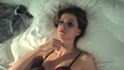 Sexiest Scenes of Seda from Letters from the Past. Underwear, SFW, in bed. 1012385