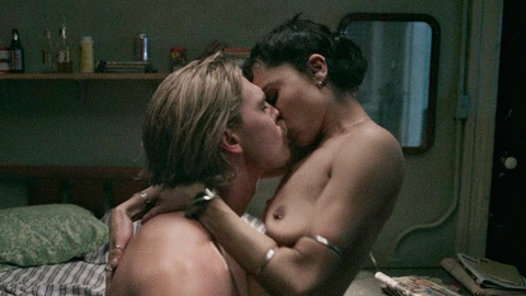 Zoë Kravitz Nude in Caught Stealing. Breasts, A-list, hard nipples. 1014172