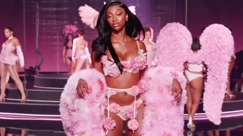 Angel Reese in The Victoria's Secret Fashion Show 2025 (2025) Underwear Black Cleavage 1014691