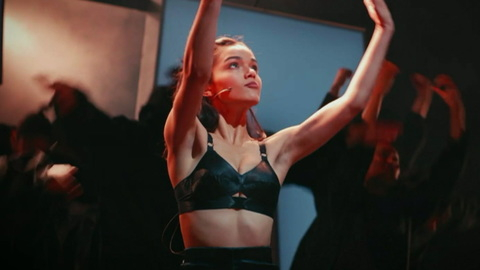 The Graham Norton Show's Sexiest Scenes with Rachel Zegler. Sexy, bra, on stage. 1015032