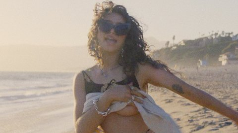 Odessa A'zion in I Love LA (2025) Breasts Beach Bikini 1015055