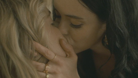 Stone Cold Fox's Sexiest Scenes with Kiernan Shipka. Lesbian, SFW, blonde. 1015296