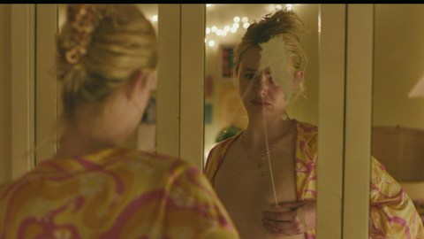 Elle Fanning in Margo's Got Money Troubles (2026) Breasts Prosthetic Blonde Breasts 1018729