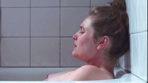Amy Forsyth Naked in Inedia. Breasts, bathroom, bathtub. 1020181