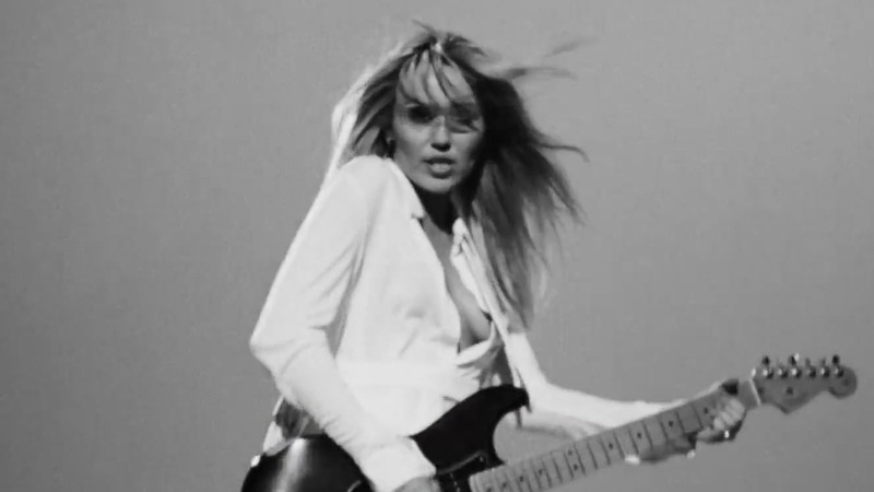 Miley Cyrus Naked as Self. Breasts, Music Video, blonde. 1021923