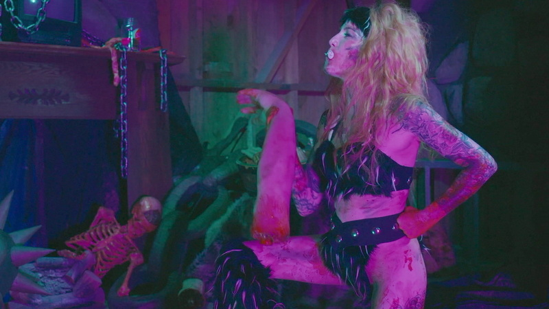 Hottest Maggot Scenes. Bikini, Tattoos, blood. 1022097