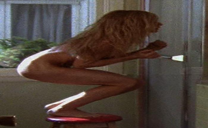 Holly Hunter Bares Butt on New Saving Grace!