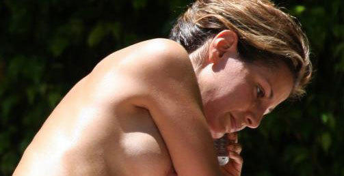Swimsuit Model Minus the Swimsuit! It's Elsa Benitez Nude! Vagina and Everything!