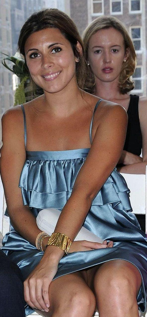Anybody Seen Big Pussy? Jamie-Lynn Sigler Upskirt!