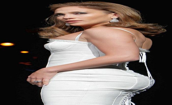 Jennifer Lopez Ass-erts Her Hollywood Booty Queen Status