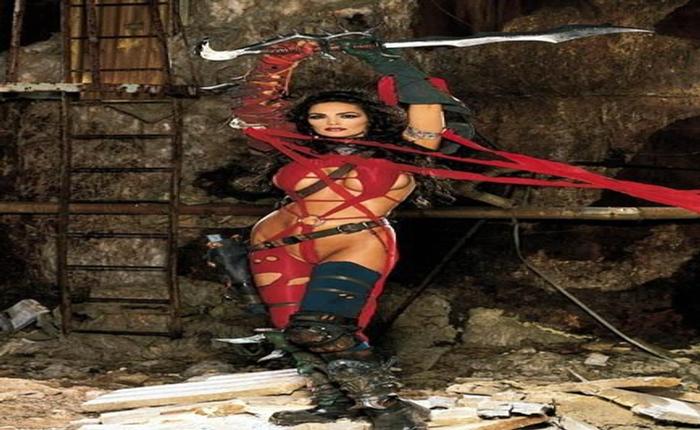 Mr. Skin's Top 31 Naked Scream Queens: Julie Strain