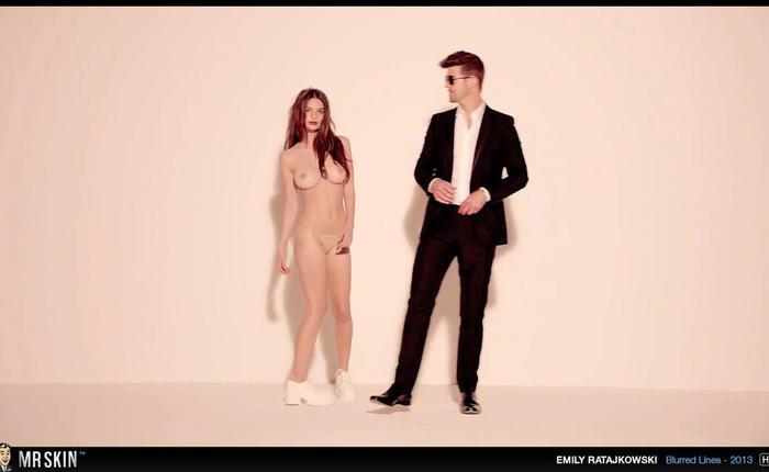 Will Emily Ratajkowski Go "Gone Clothes" For Gone Girl?