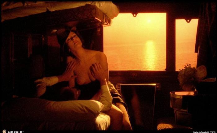 About Cherry, 2 Days in the Valley, & More: Nudeworthy on Netflix 12.3.14