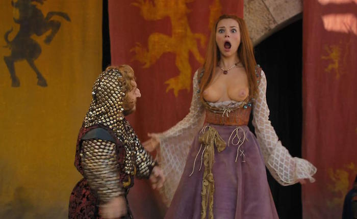 Caption CompeTITion: Eline Powell Edition
