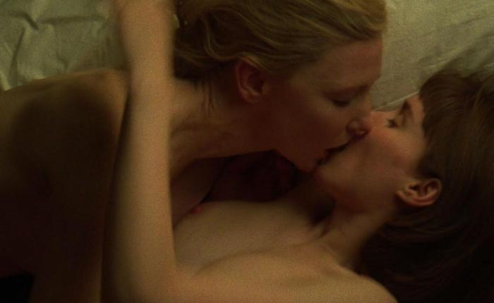 Delta Airlines Is the Opposite of Us, Removes Kissing and Nudity from In-Flight 'Carol' 