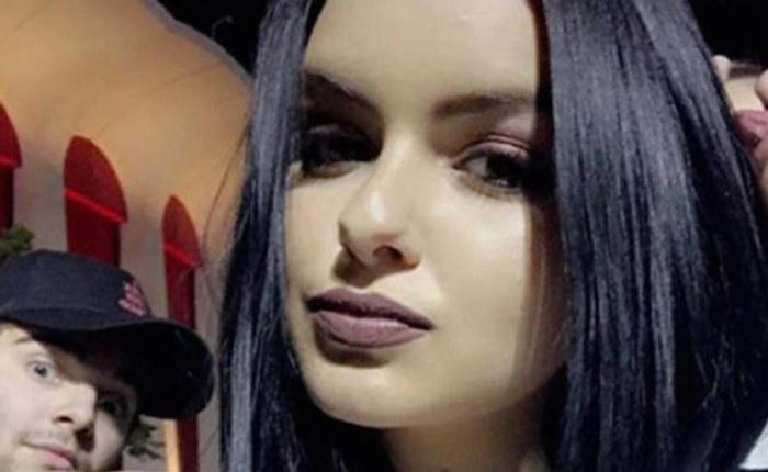 Even More Change - Ariel Winter Looks Completely Different In Cleavage Filled Snapchat