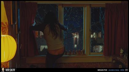 Nicole Scherzinger No Panties Outing + a Celebrity Buttcrack Roundup