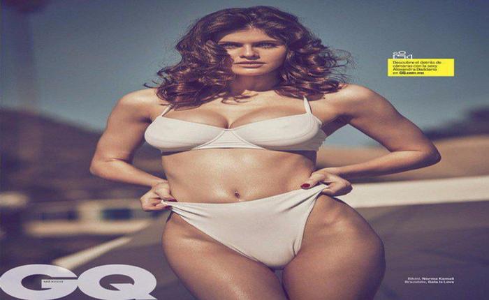 Alexandra Daddario in a Bikini Makes You Say "Da-Da-Damn"