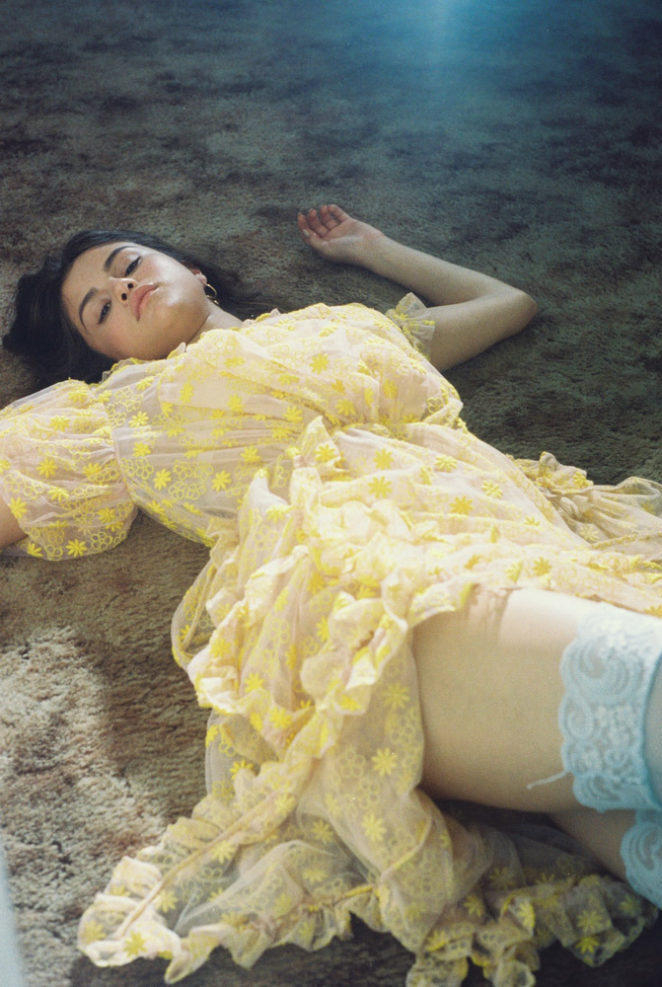 Gallery: Selena Nipples, Thigh-Highs, Eating Soap