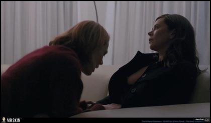 TV Nudity Report: Shameless, Outlander, The Girlfriend Experience, Dark, Easy, Gomorrah, & Babylon Berlin 12.4.17