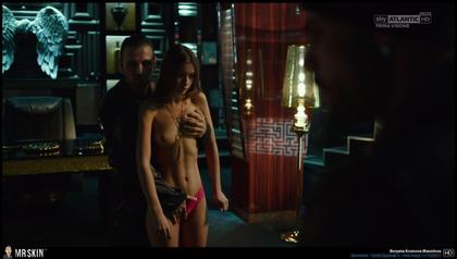 TV Nudity Report: Shameless, Outlander, The Girlfriend Experience, Dark, Easy, Gomorrah, & Babylon Berlin 12.4.17